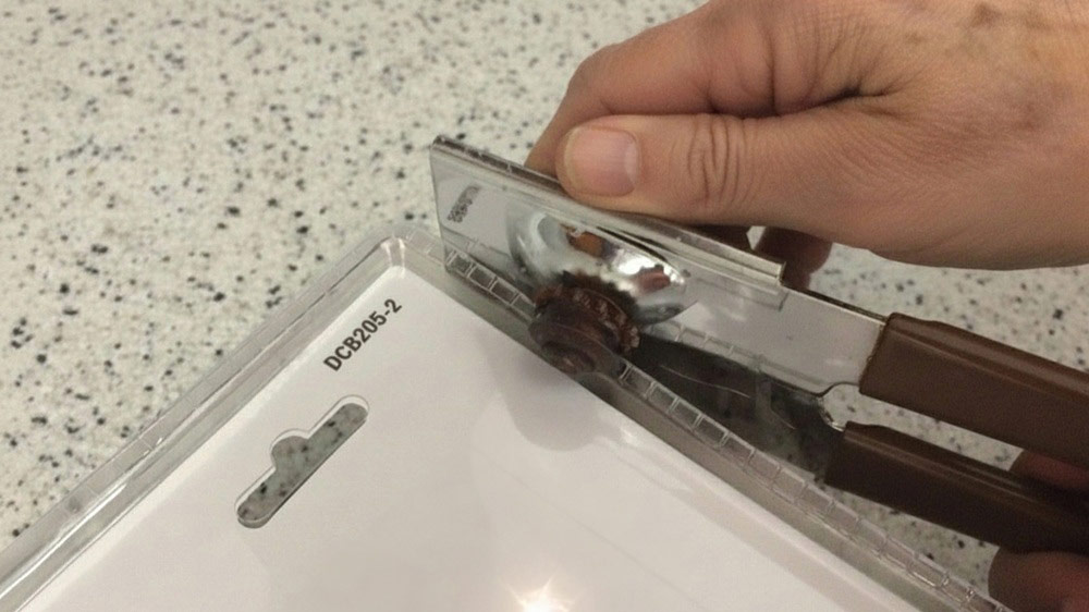 A Smart Trick for Opening Ridged Plastic — So Clever!