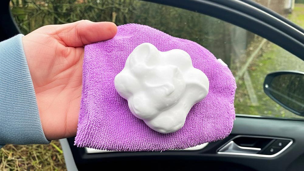 Why People Are Rubbing Shaving Cream on Car Windows — Very Smart!