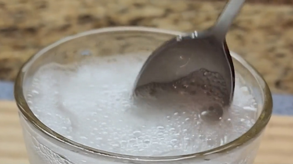 Bedtime “Melting Mineral” Ritual Quickly Improves Teeth & Gums — Ancient Secret!