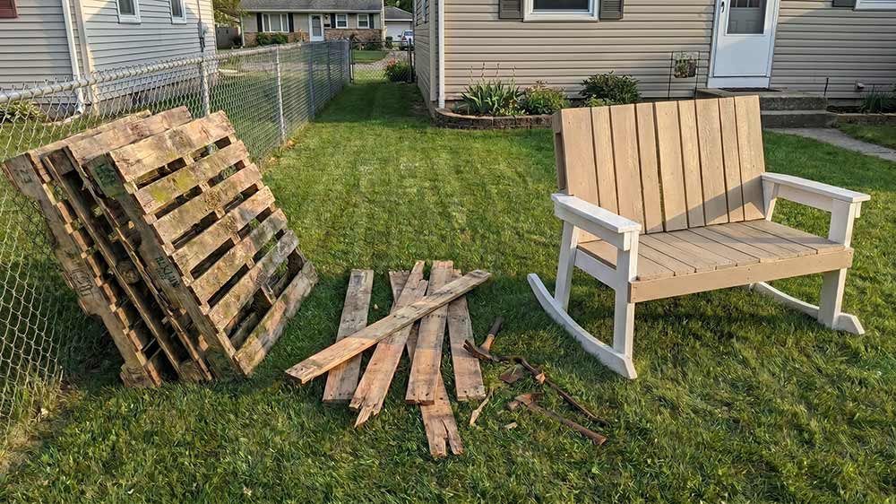 Old Pallets, Broken Boards, Leftover Wood — All Can Be Turned Into Something Amazing